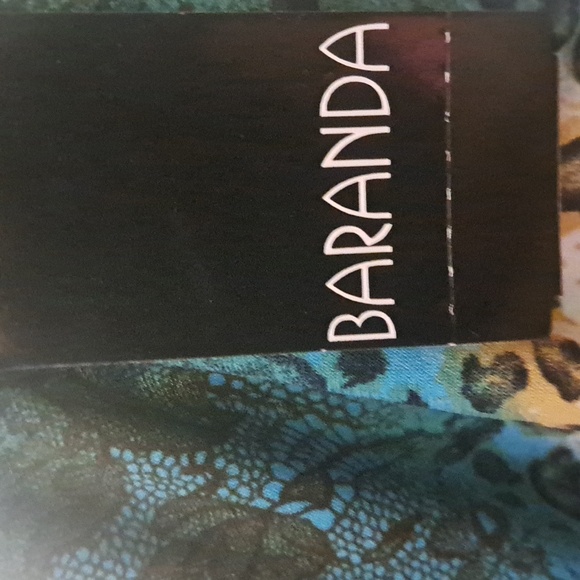 BARANA Skirt Size Medium NWT - Picture 3 of 4